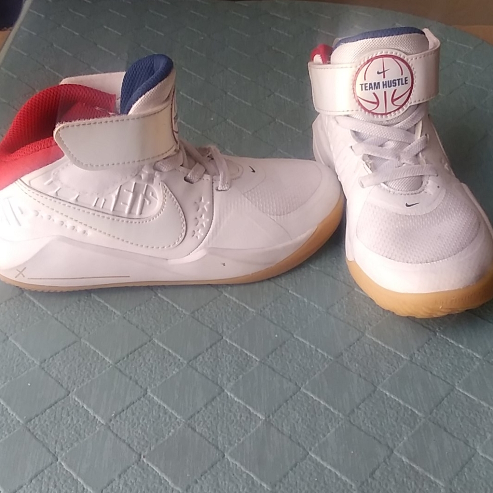 Nike KIDS SIZE 12